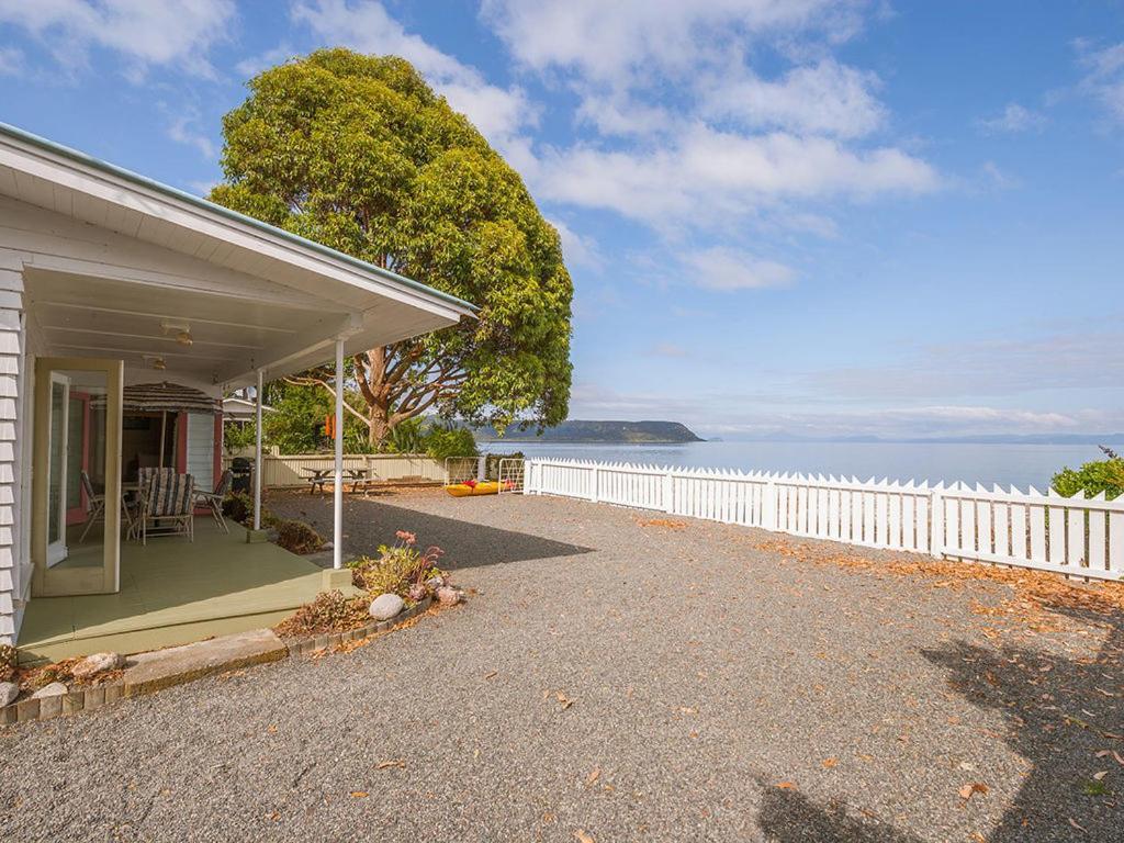 Lake Edge Cottage - Waitahanui Holiday Home Kültér fotó