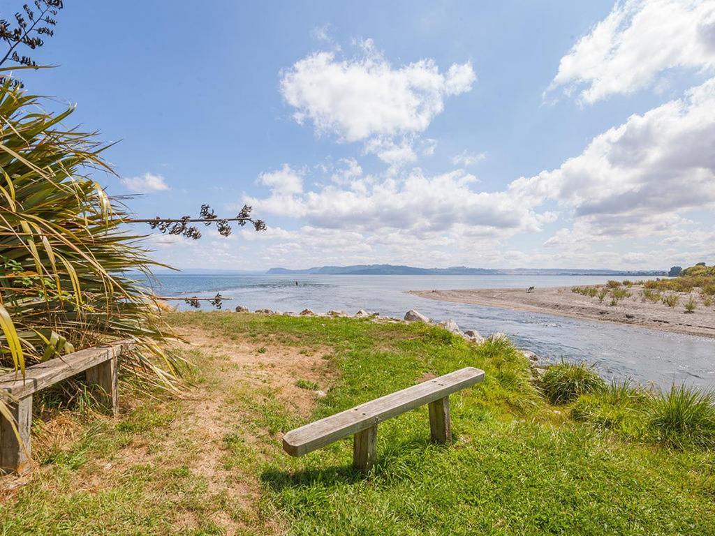 Lake Edge Cottage - Waitahanui Holiday Home Kültér fotó
