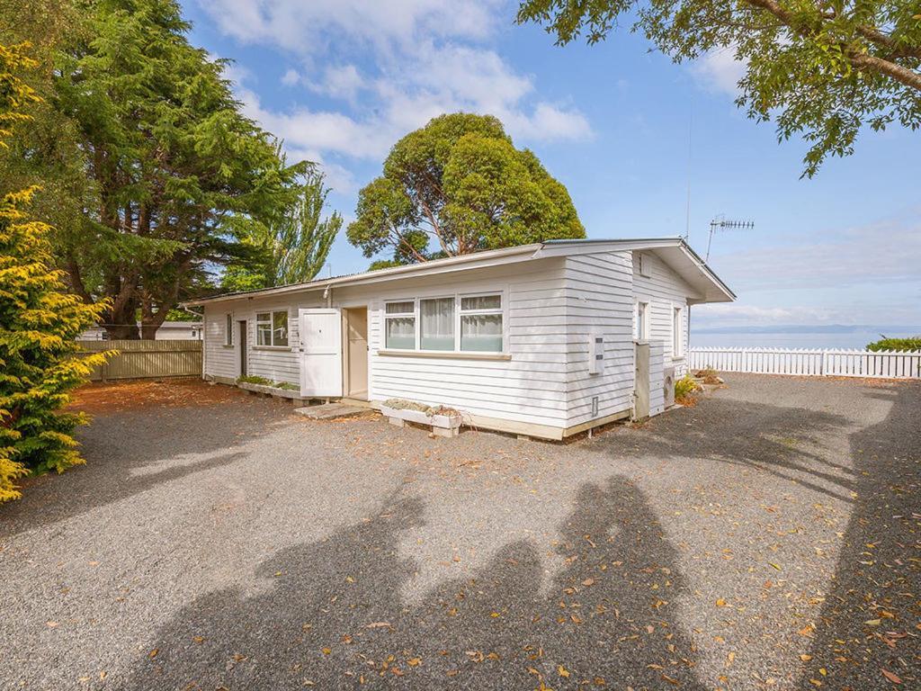 Lake Edge Cottage - Waitahanui Holiday Home Kültér fotó